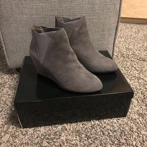 New Directions Wedge Boots Sz 6. New without tags.